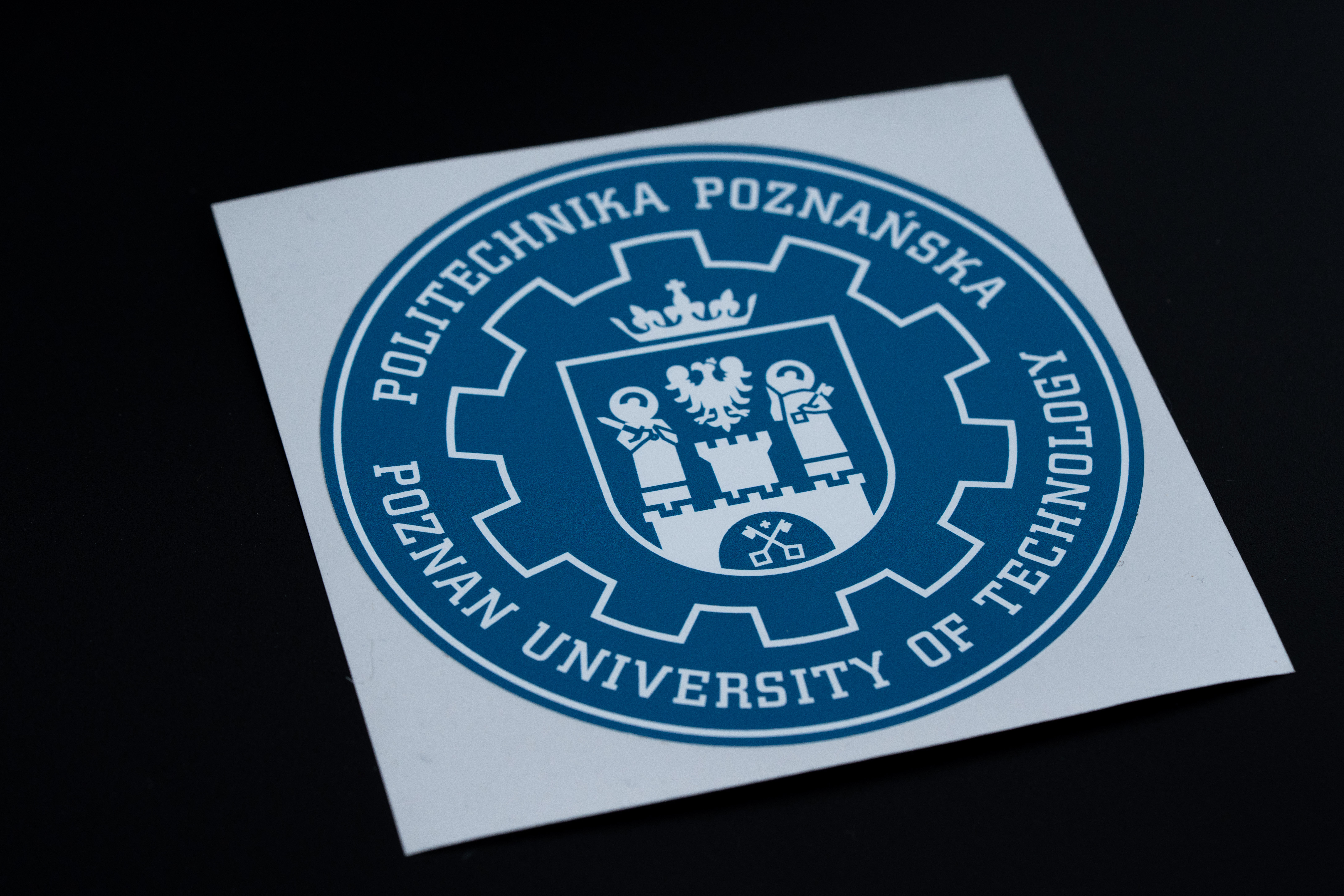 Naklejka logo PP (medalion)