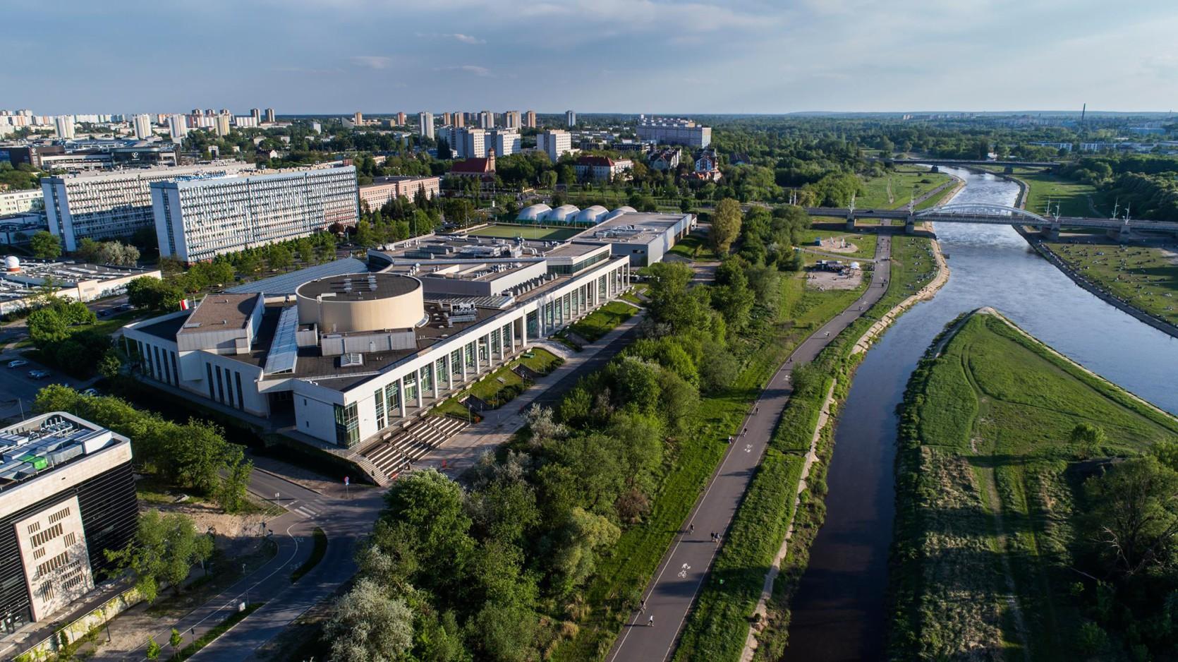Zdjęcie politechniki z lotu ptaka