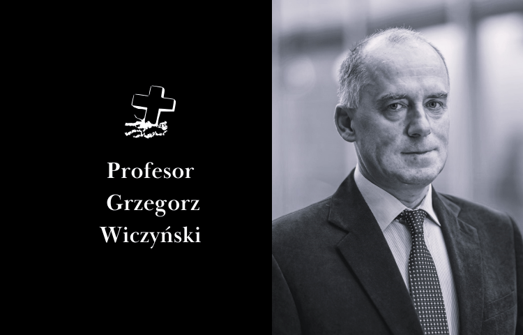 Grafika upamiętniająca profesora Grzegorza Wiczyńskiego, z jego czarno-białym portretem oraz imieniem i nazwiskiem na czarnym tle.