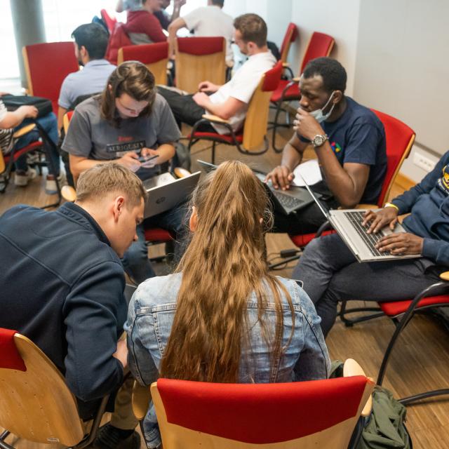 Wizyta studentów i wykładowców z University of MONS na Wydziale Informatyki i Telekomunikacji