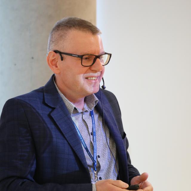 prof. Andrzej Jaszkiewicz 